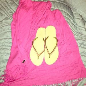 New United Colors of Benetton Scarf and Sandals